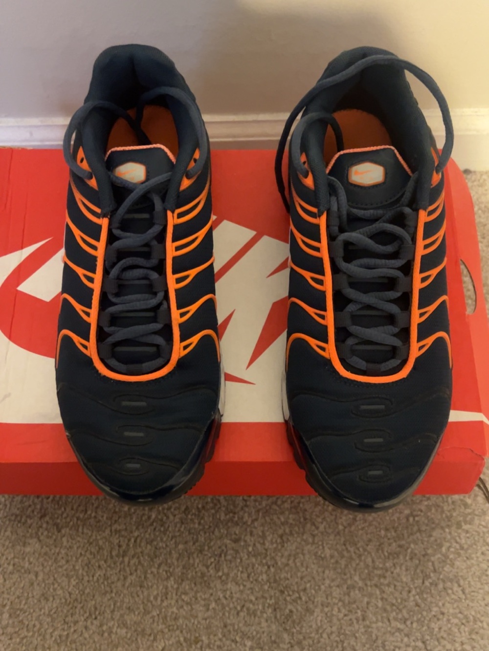 Nike Men's Dark Blue and Orange Sneakers